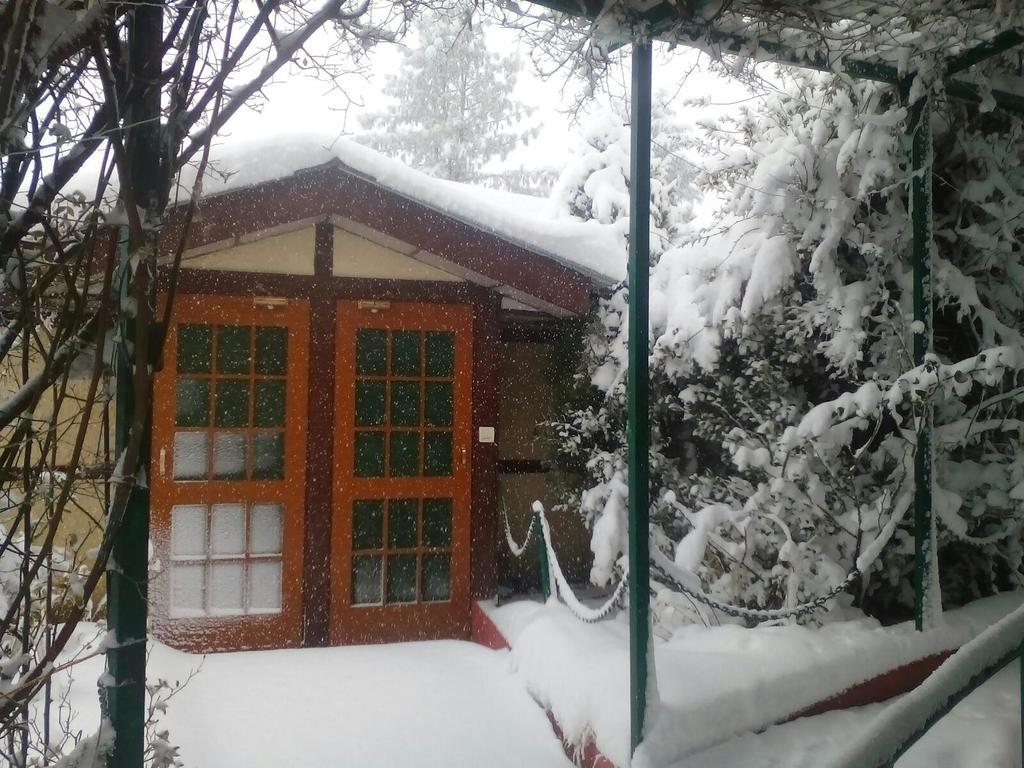 Snow King Retreat: Himalayan Views & Mountain Luxury Hotel
