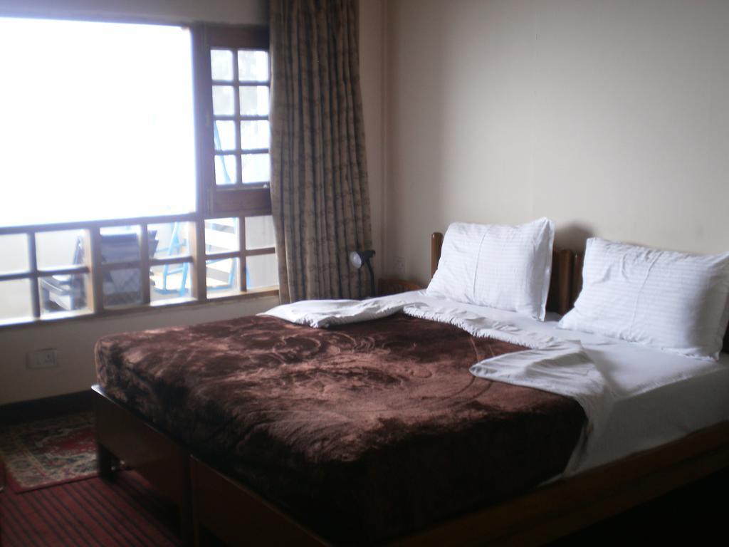 Snow King Retreat: Himalayan Views & Mountain Luxury