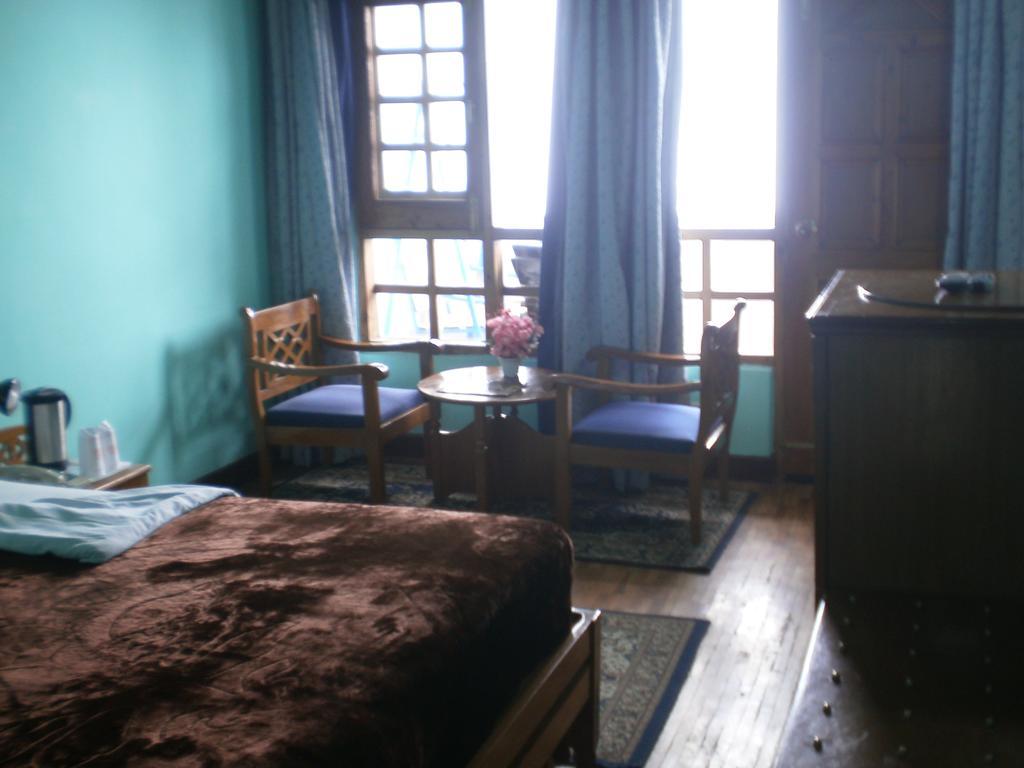 Hotel Snow King Retreat: Himalayan Views & Mountain Luxury