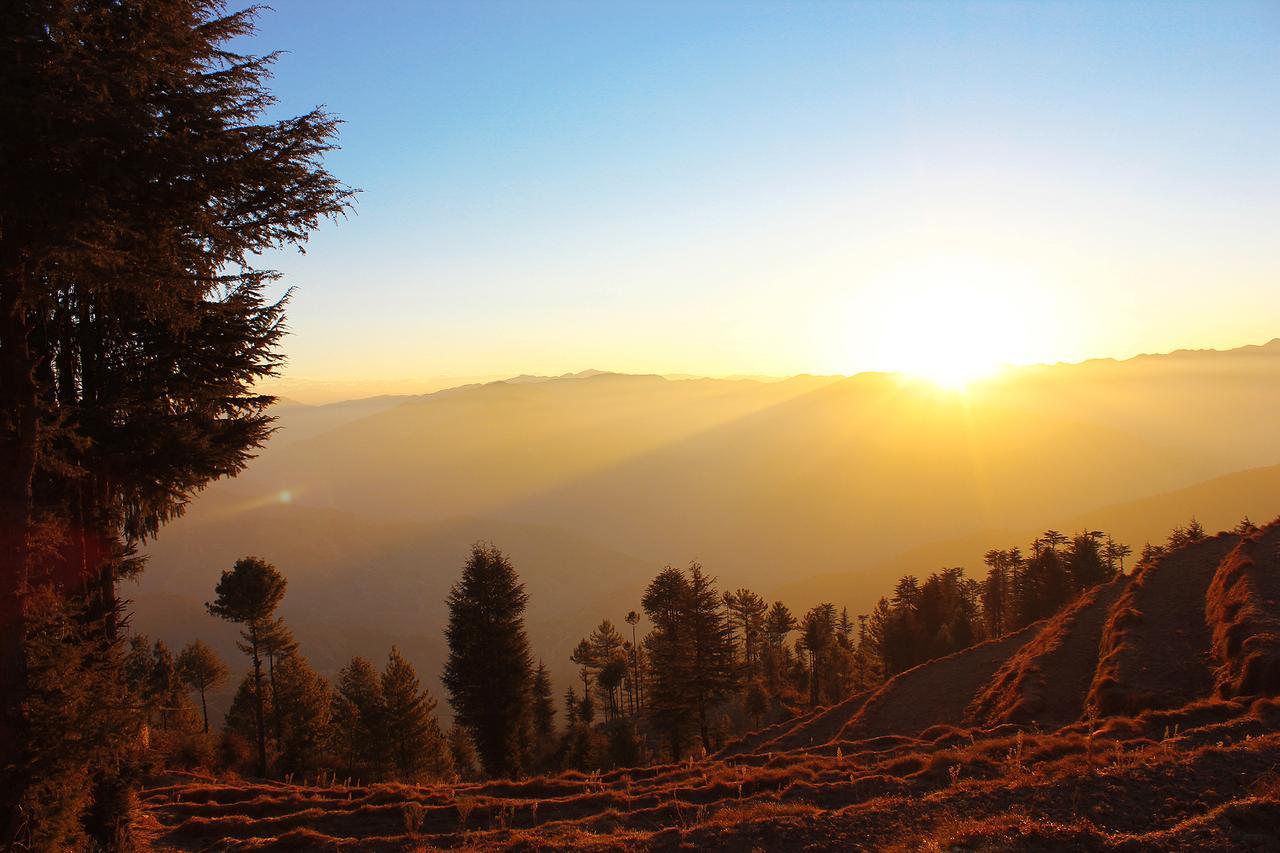 Snow King Retreat: Himalayan Views & Mountain Luxury Hotel