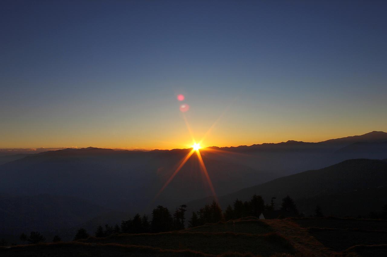 Hotel Snow King Retreat: Himalayan Views & Mountain Luxury