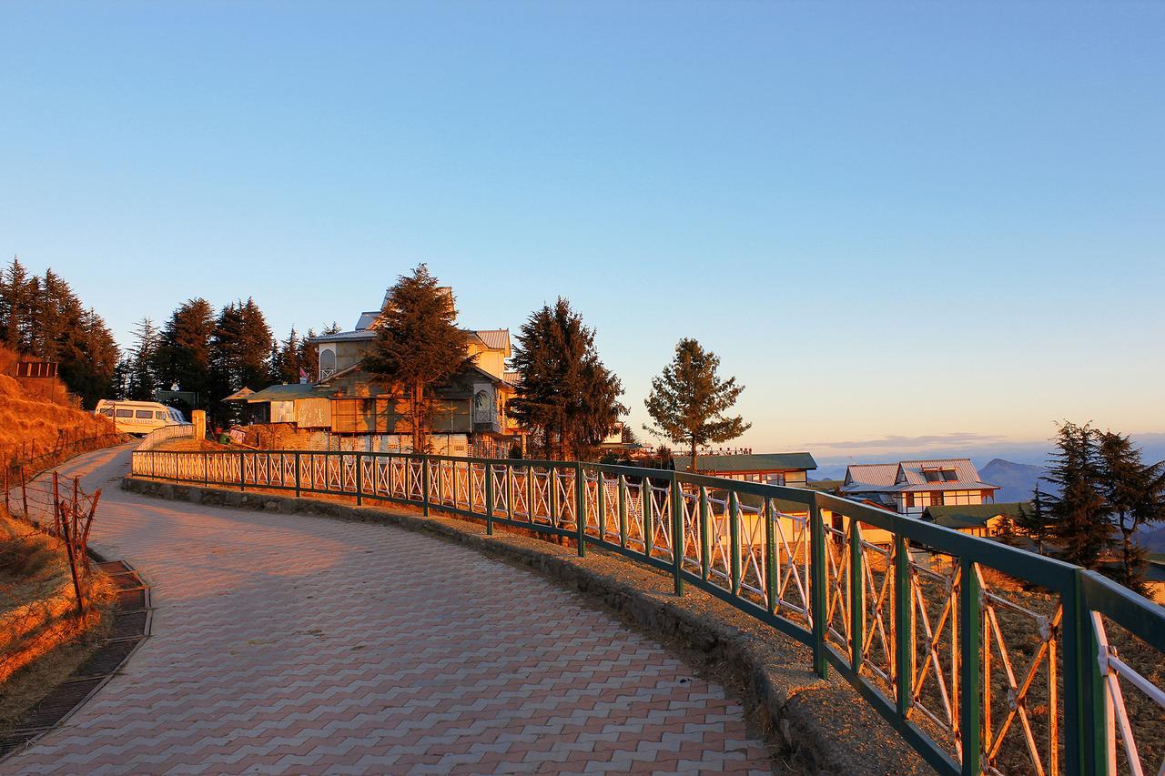 Hotel Snow King Retreat: Himalayan Views & Mountain Luxury Kufri