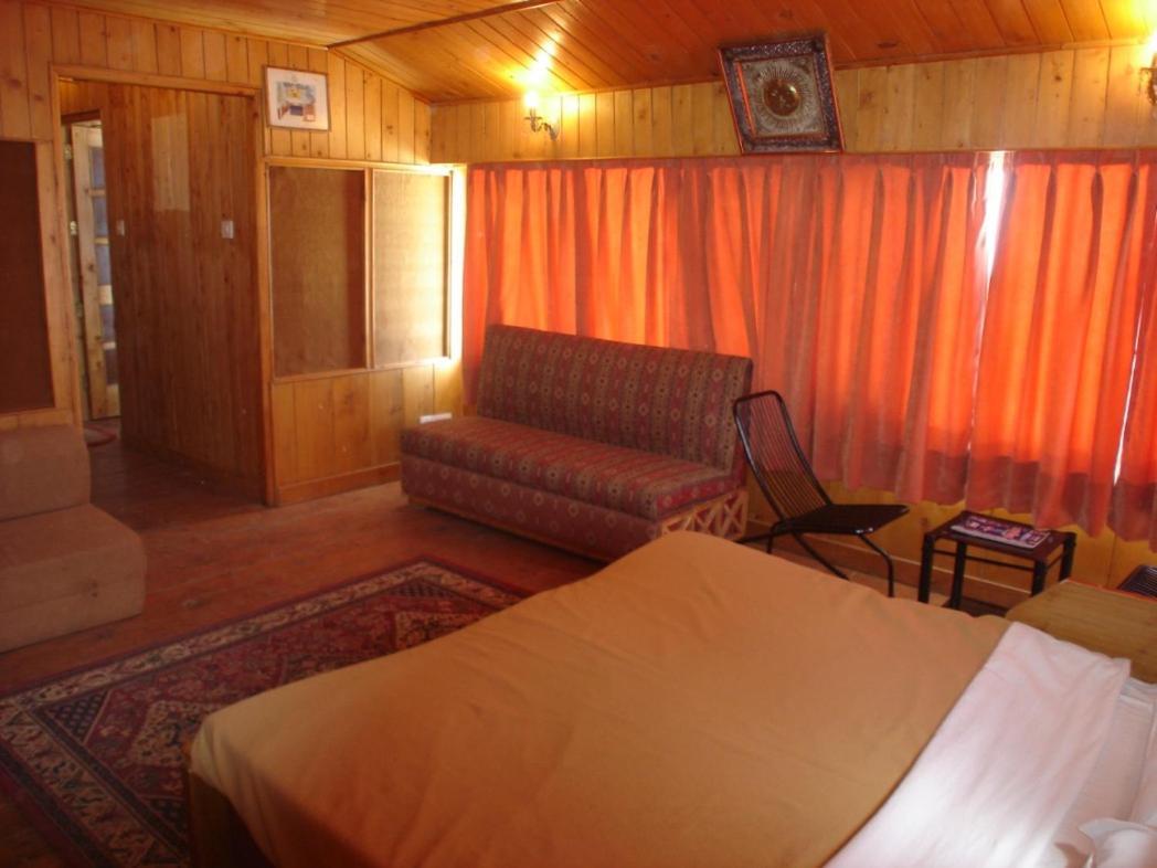Snow King Retreat: Himalayan Views & Mountain Luxury Kufri