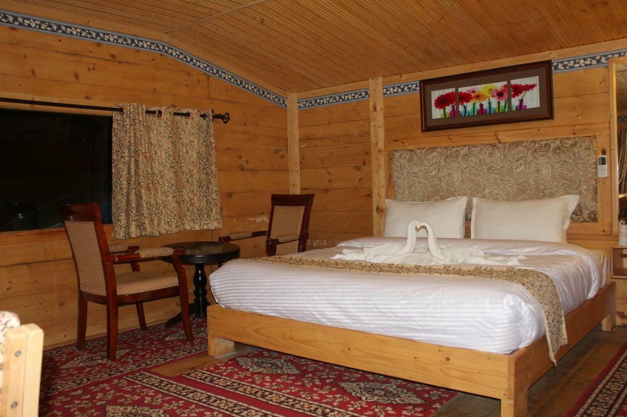 Snow King Retreat: Himalayan Views & Mountain Luxury