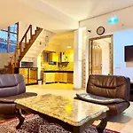 The Sky Mountain Kufri I Serviced Villa I Balcony I Valley And Mountain View I Family Groups & Bonfire I Memories & Enjoyment Villa I Operated By Exotic Stays