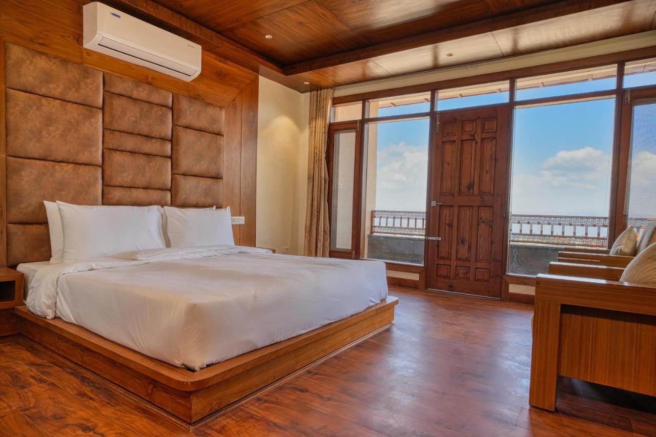 Hotel Pandora