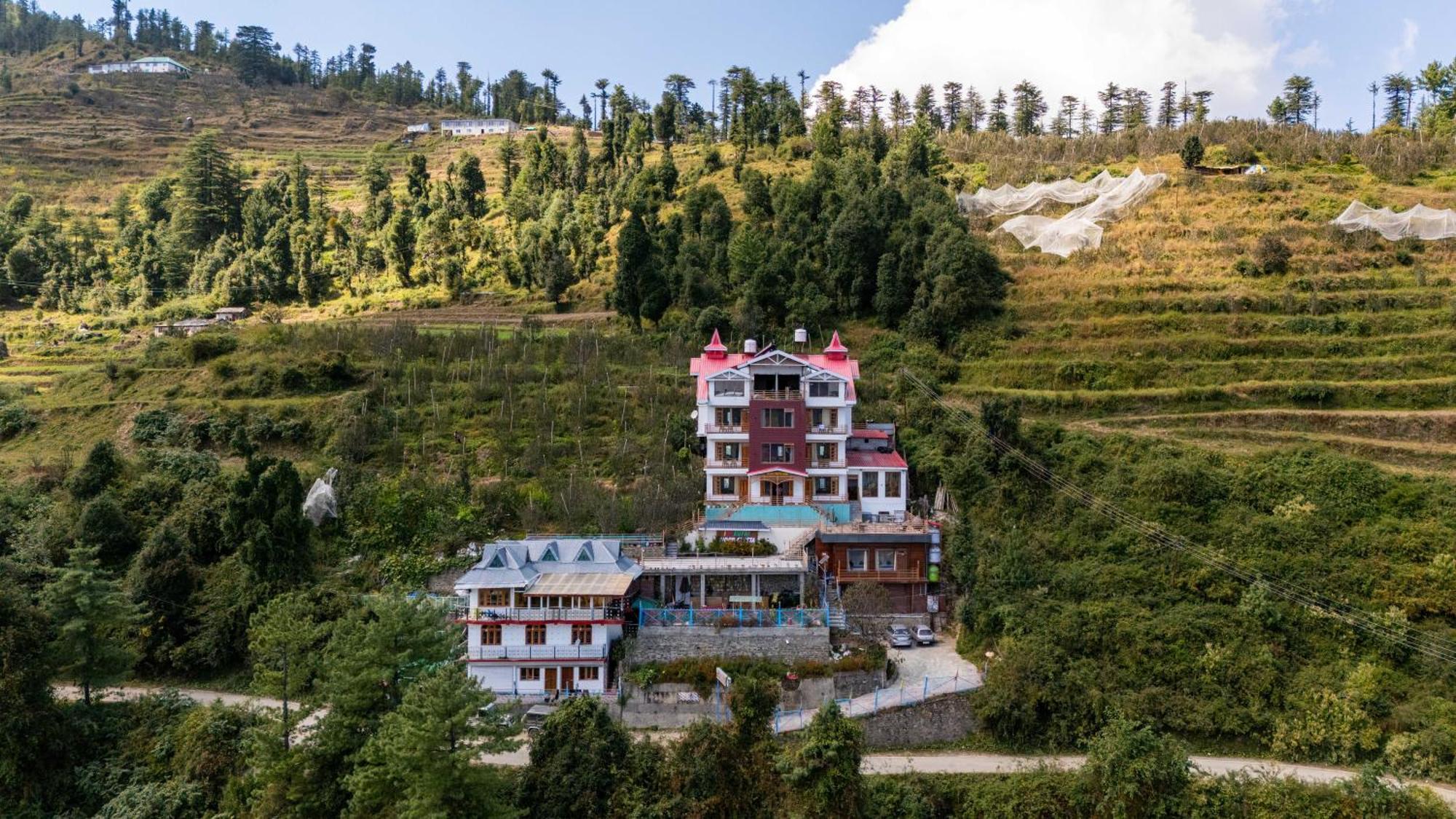 Wood Crista Near An Apple Orchard Hotel 4*
