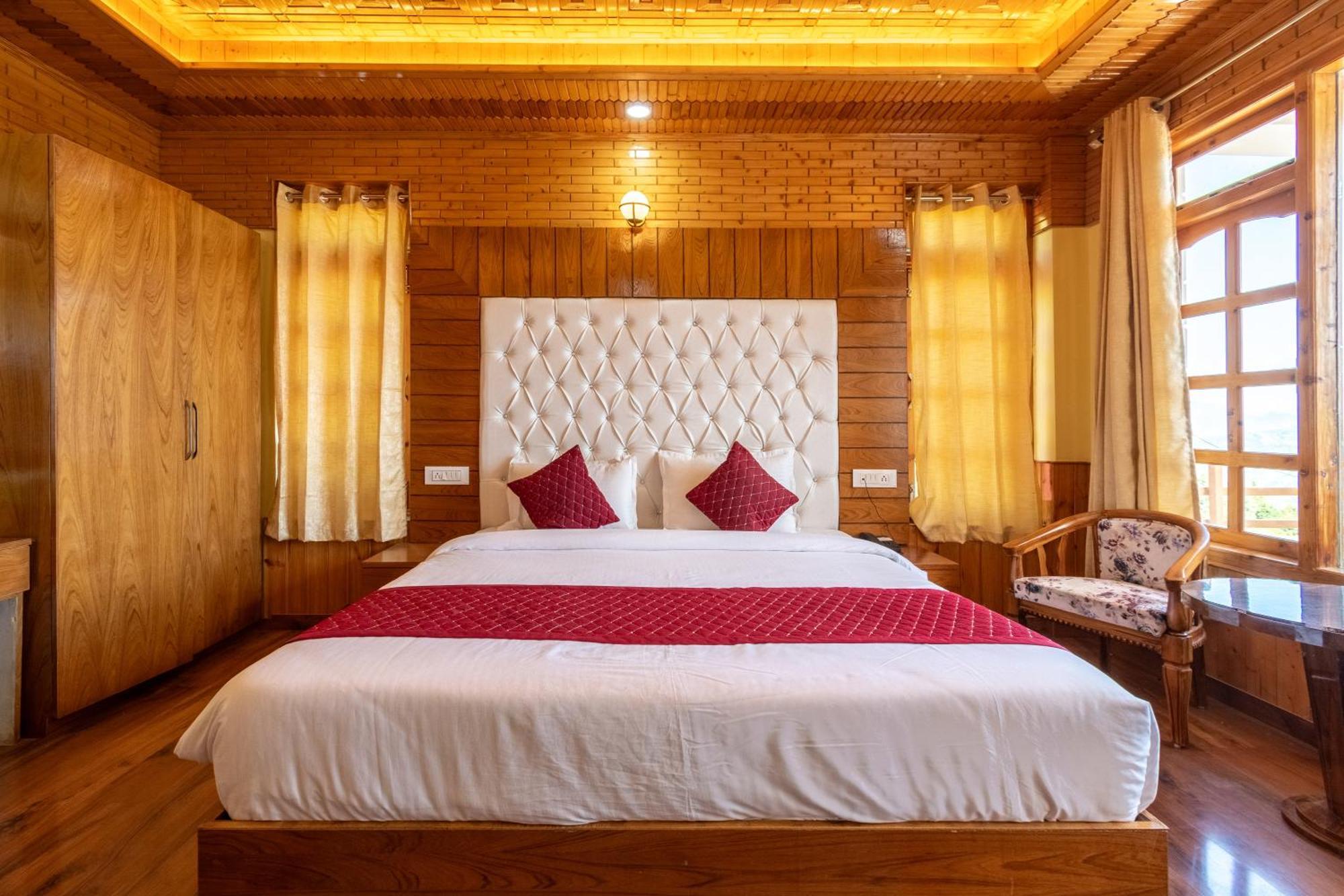 Wood Crista Near An Apple Orchard 4*