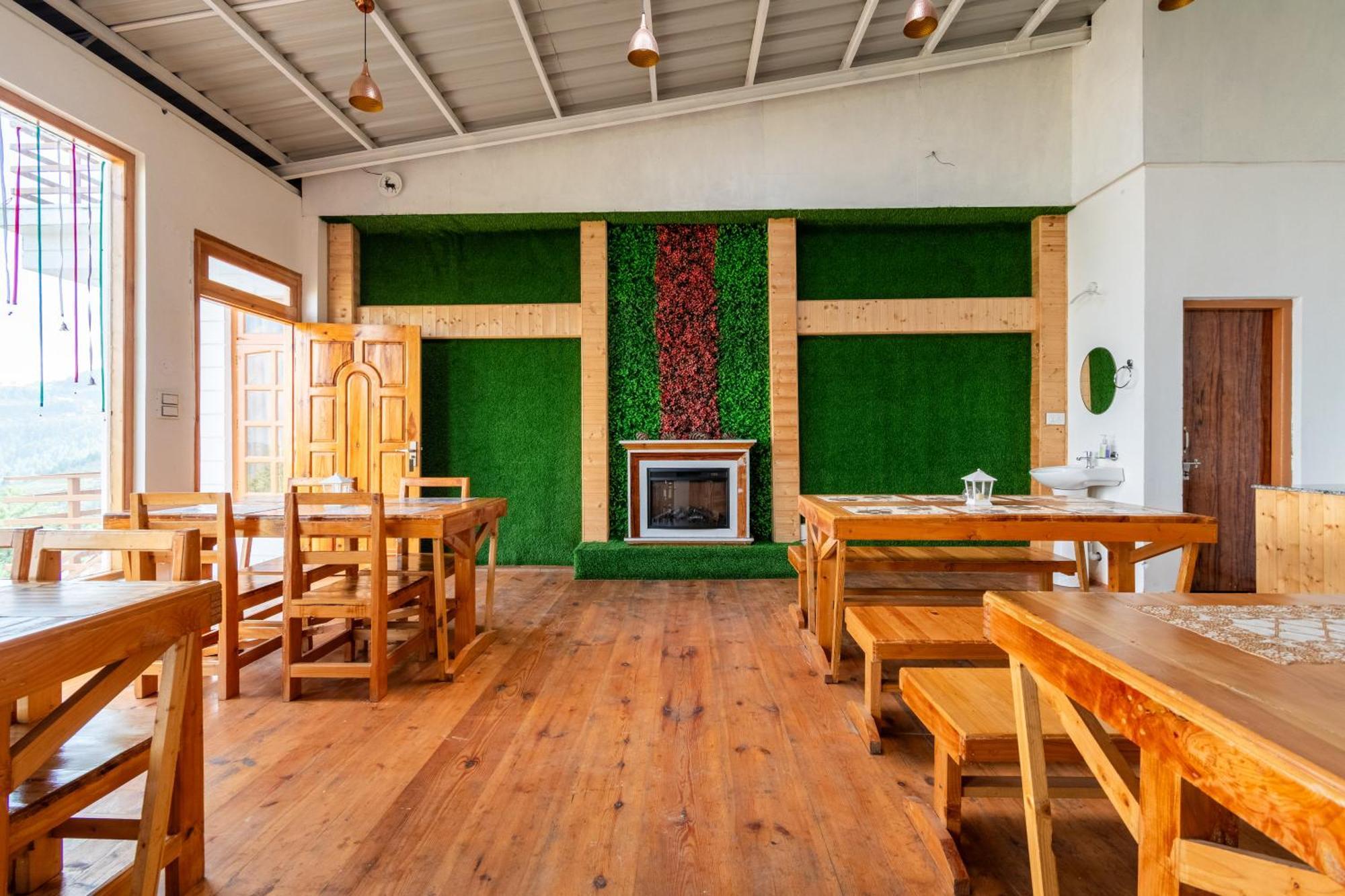 Hotel Wood Crista Near An Apple Orchard Kufri