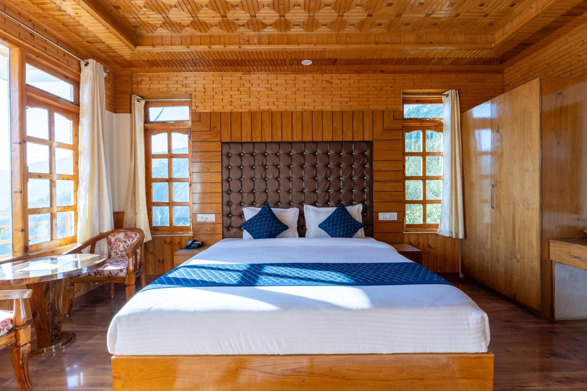 Wood Crista Near An Apple Orchard 4*