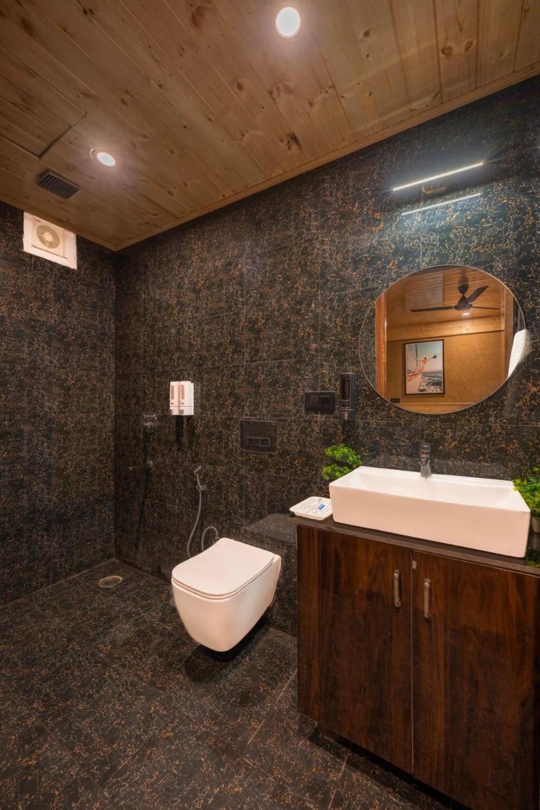 Hotel The Haven Of Himalayas Charvi Vista Kufri By Exotic Stays