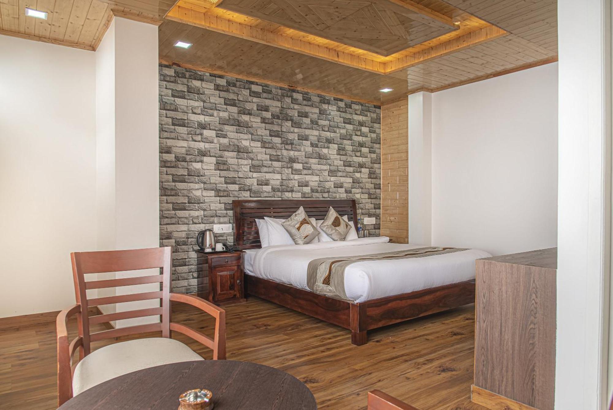 Resort Echor - The Koti Village Kufri
