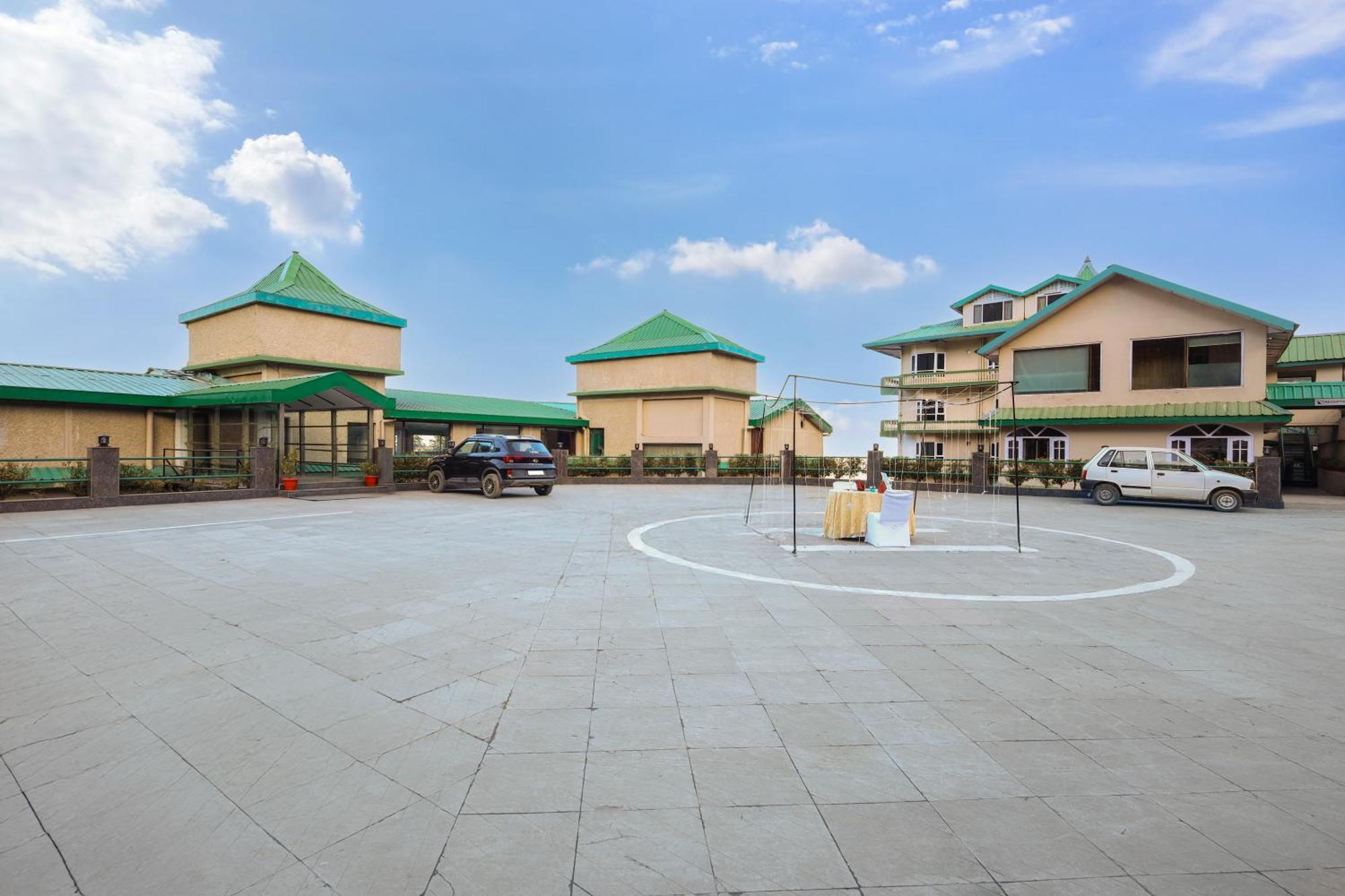 Resort Sterling Kufri