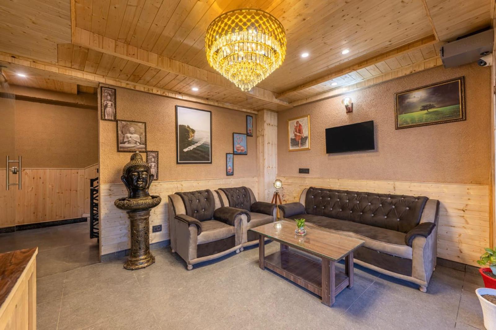 Apartment The Uphills I Serviced I Peacefull Area I Open Air Lawn & Rooftop I Bonfire I By Exoticstays