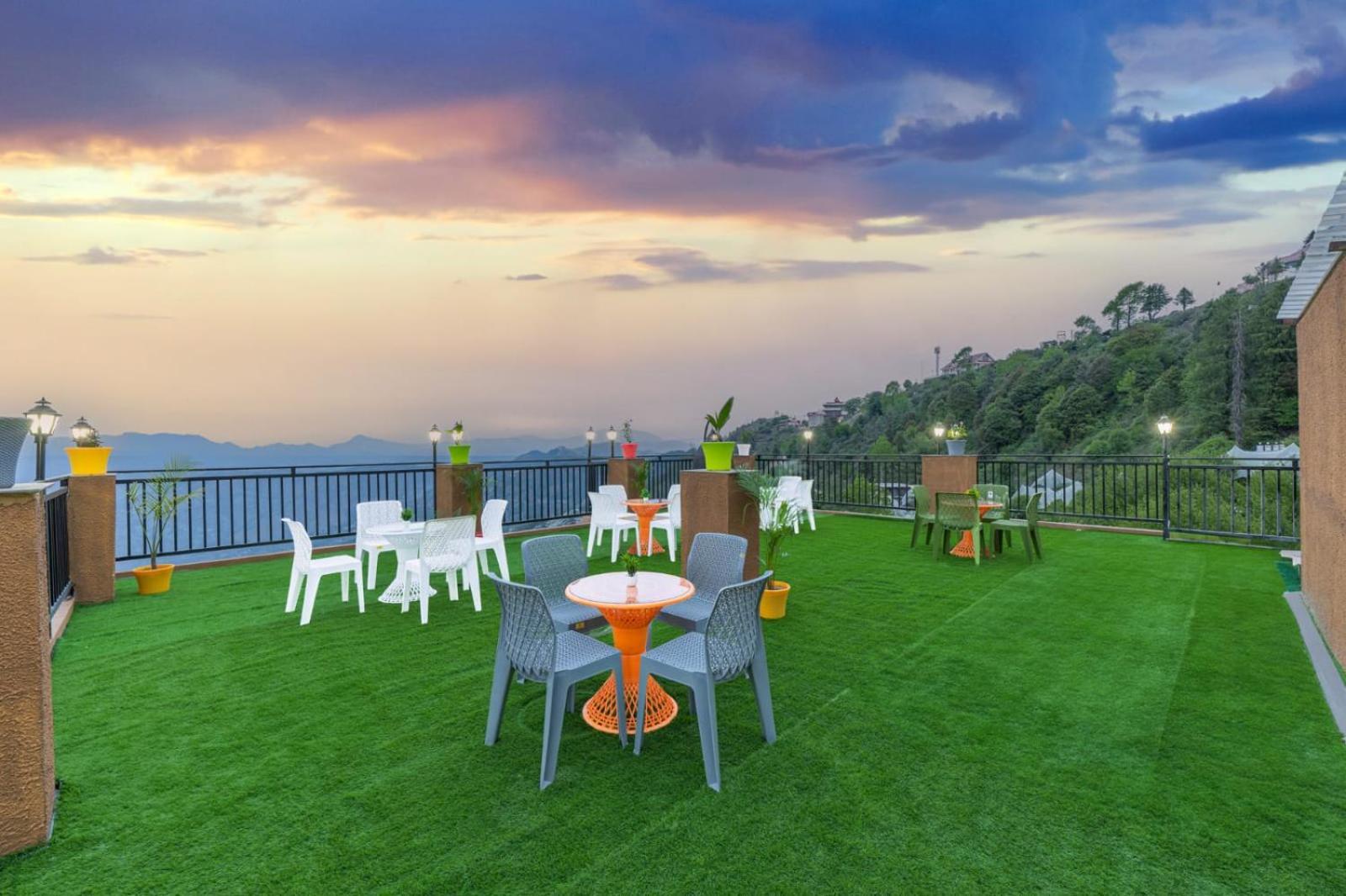 The Mountains Village I Night Bonfire On Open Air Terrace I Enjoyment I By Exotic Styas Apartment Kufri