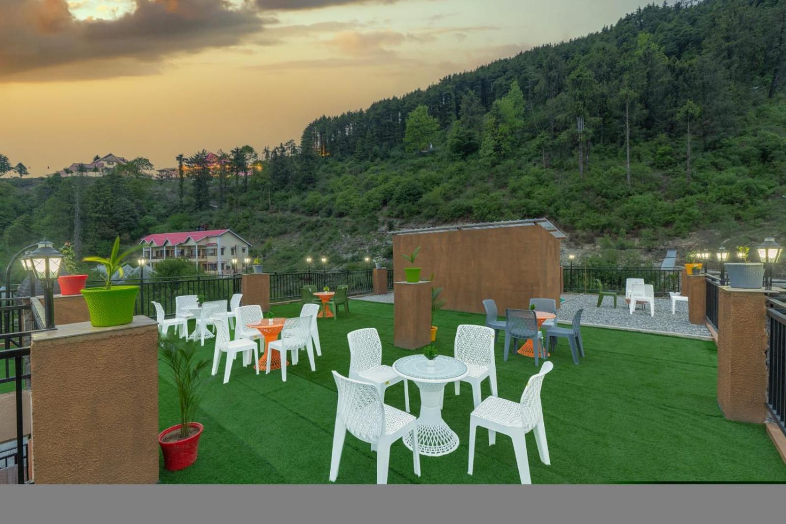 The Mountains Village I Night Bonfire On Open Air Terrace I Enjoyment I By Exotic Styas Apartment Kufri