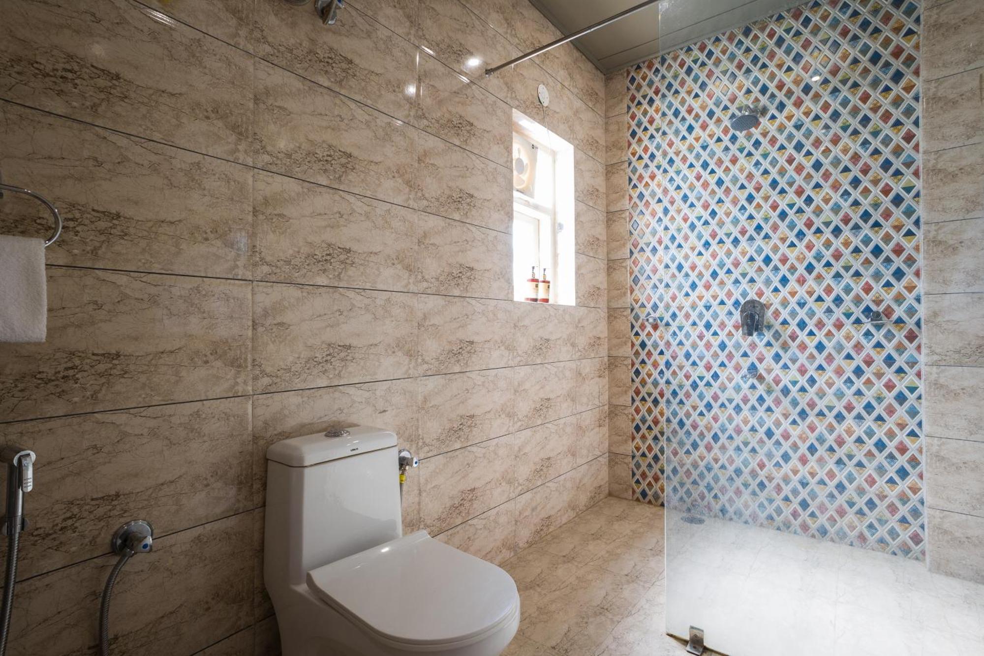 Alaya Luuma Luxury Hillside 5-bhk Amidst Pines With Garden, Balcony & Lounge