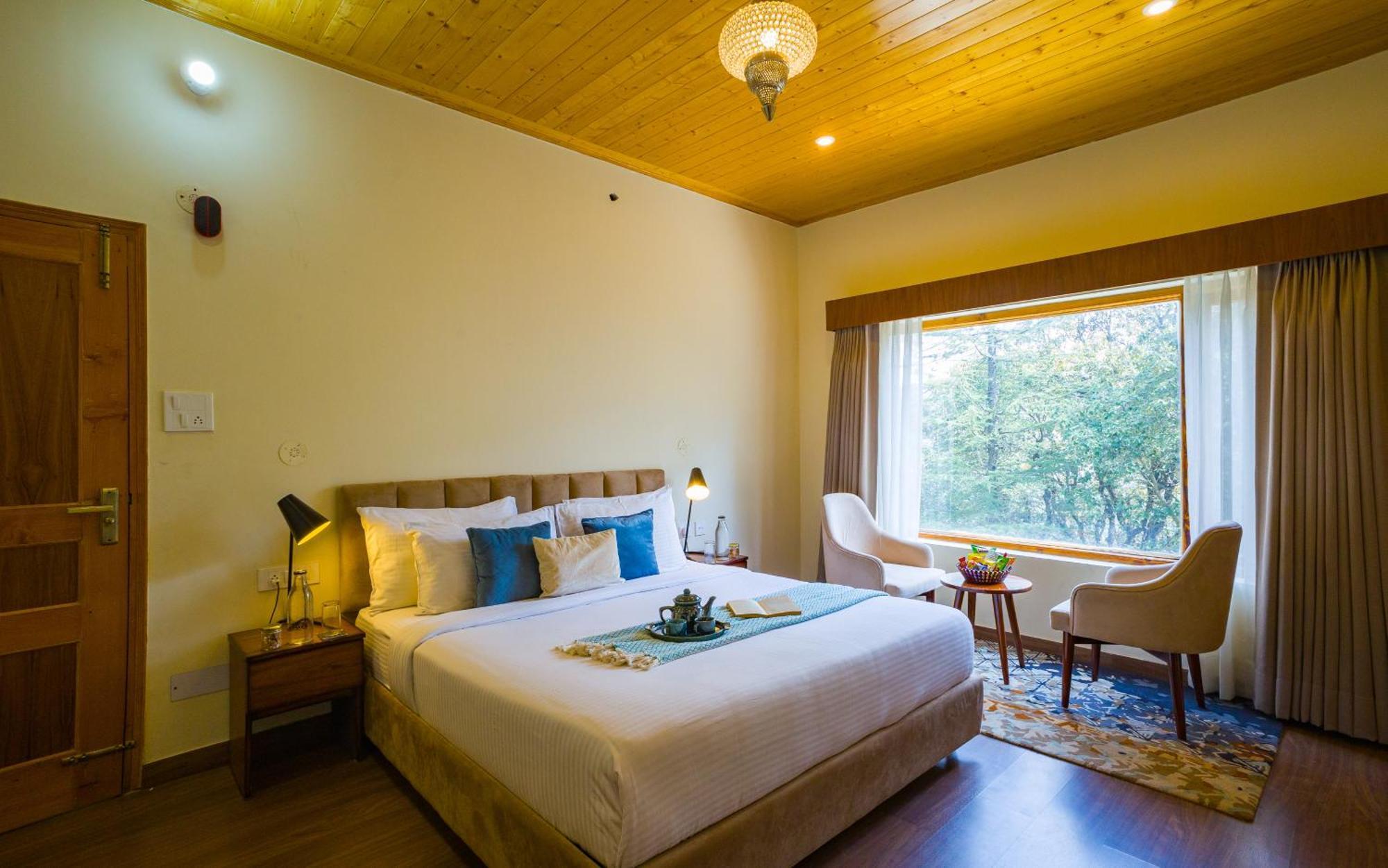 Villa Alaya Luuma Luxury Hillside 5-bhk Amidst Pines With Garden, Balcony & Lounge Kufri