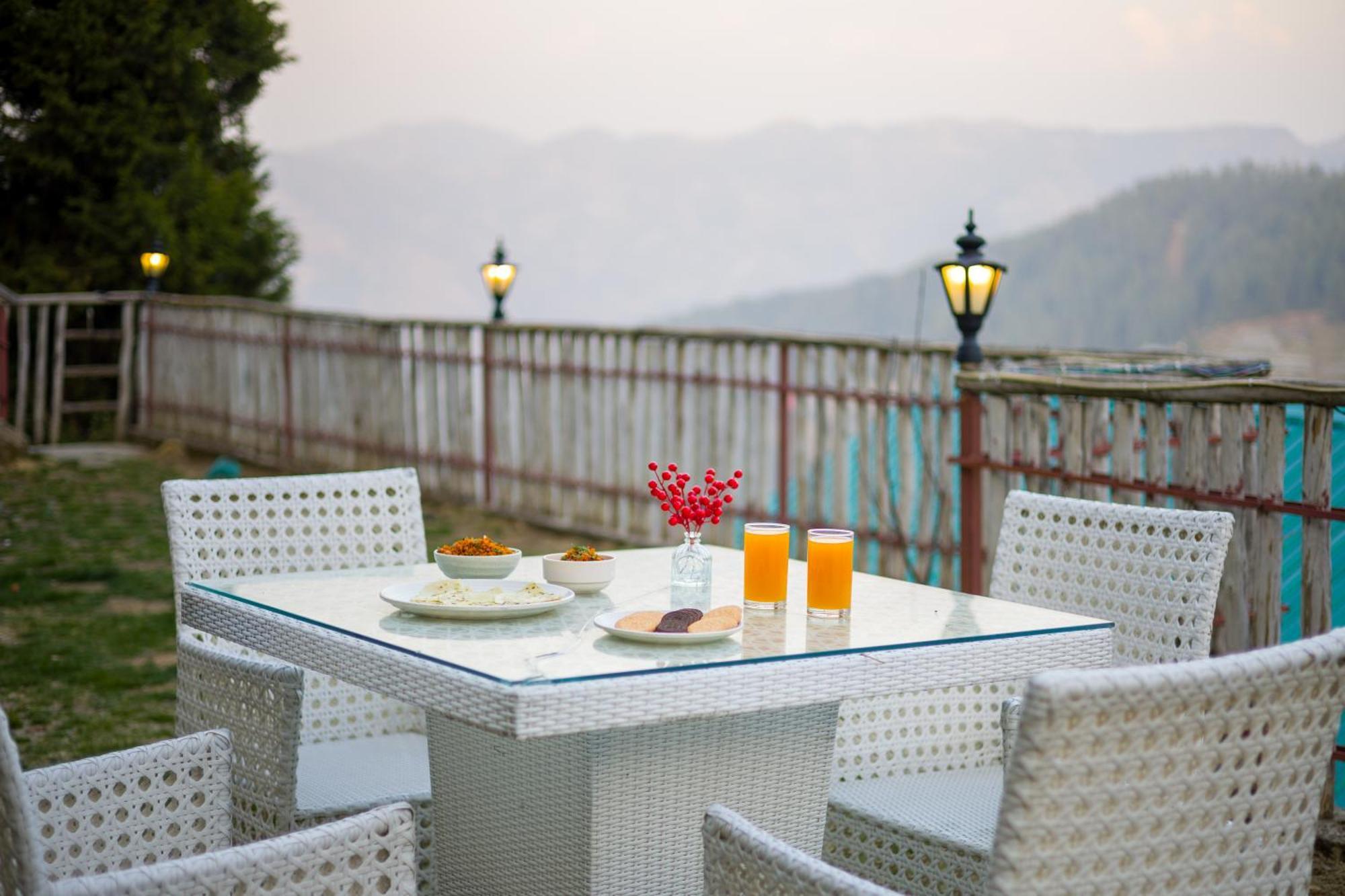 Alaya Luuma Luxury Hillside 5-bhk Amidst Pines With Garden, Balcony & Lounge * Kufri