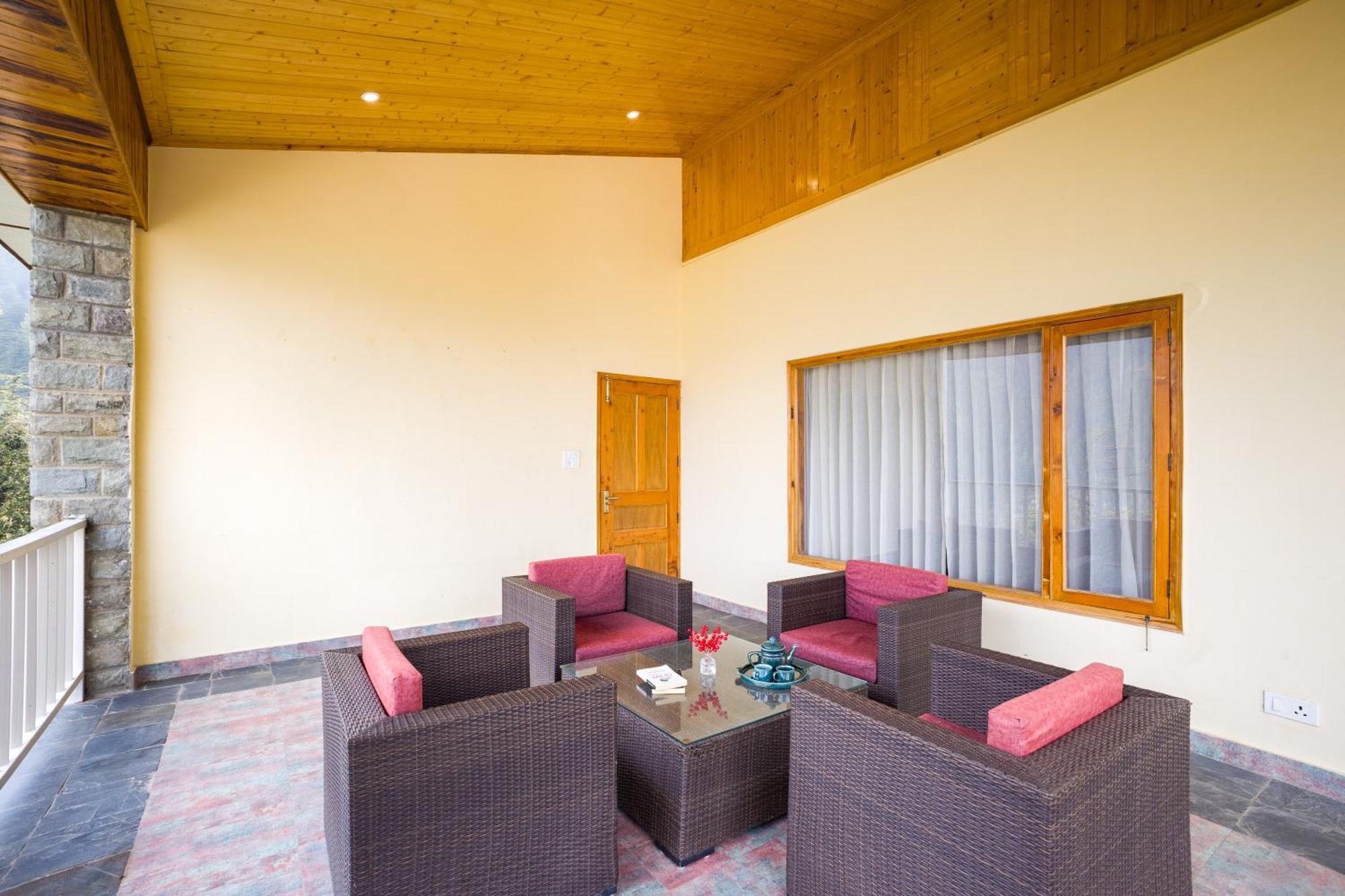 Villa Alaya Luuma Luxury Hillside 5-bhk Amidst Pines With Garden, Balcony & Lounge