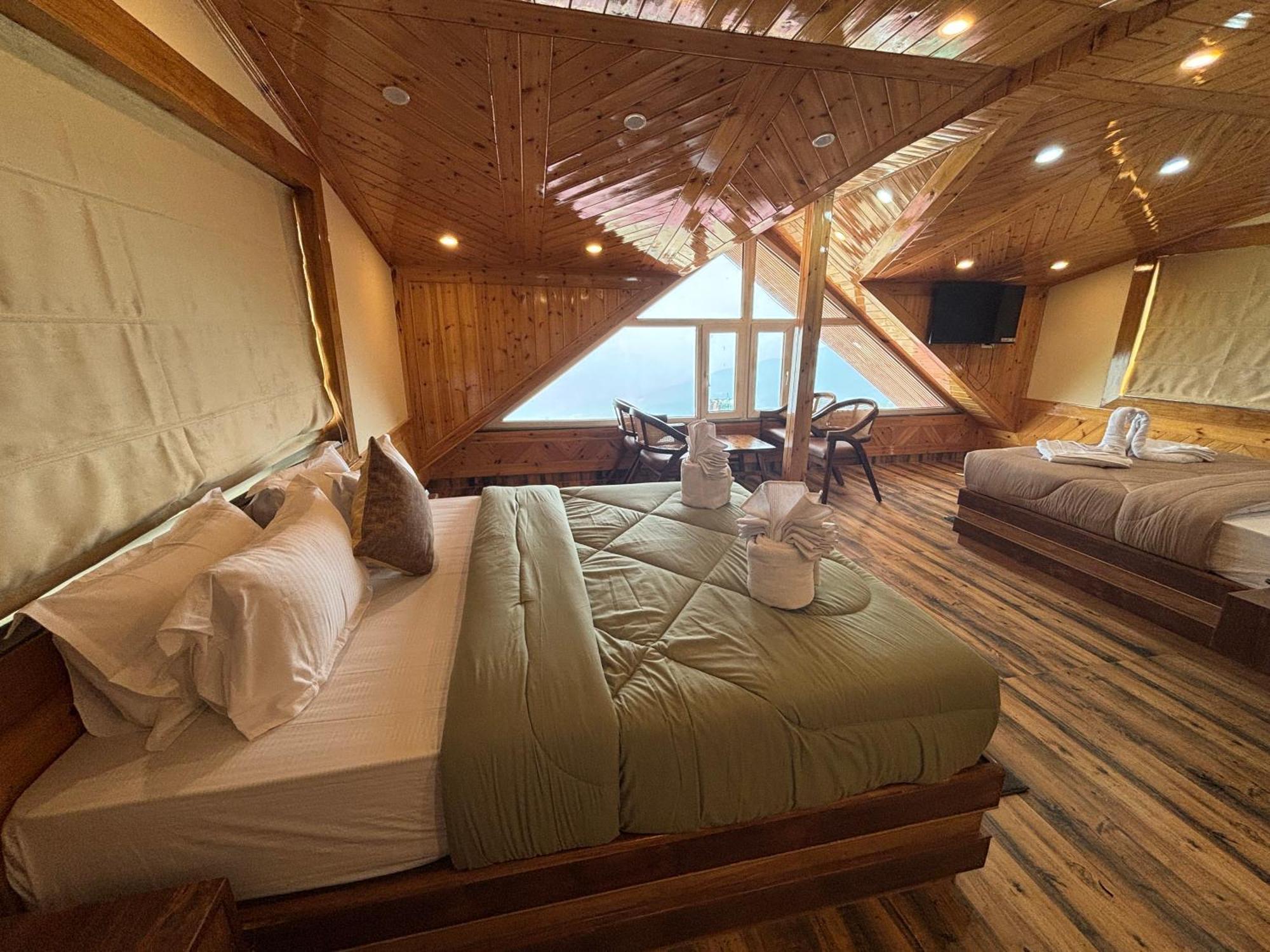 Attic Cozy Retreat By High Rise Kufri * Shimla