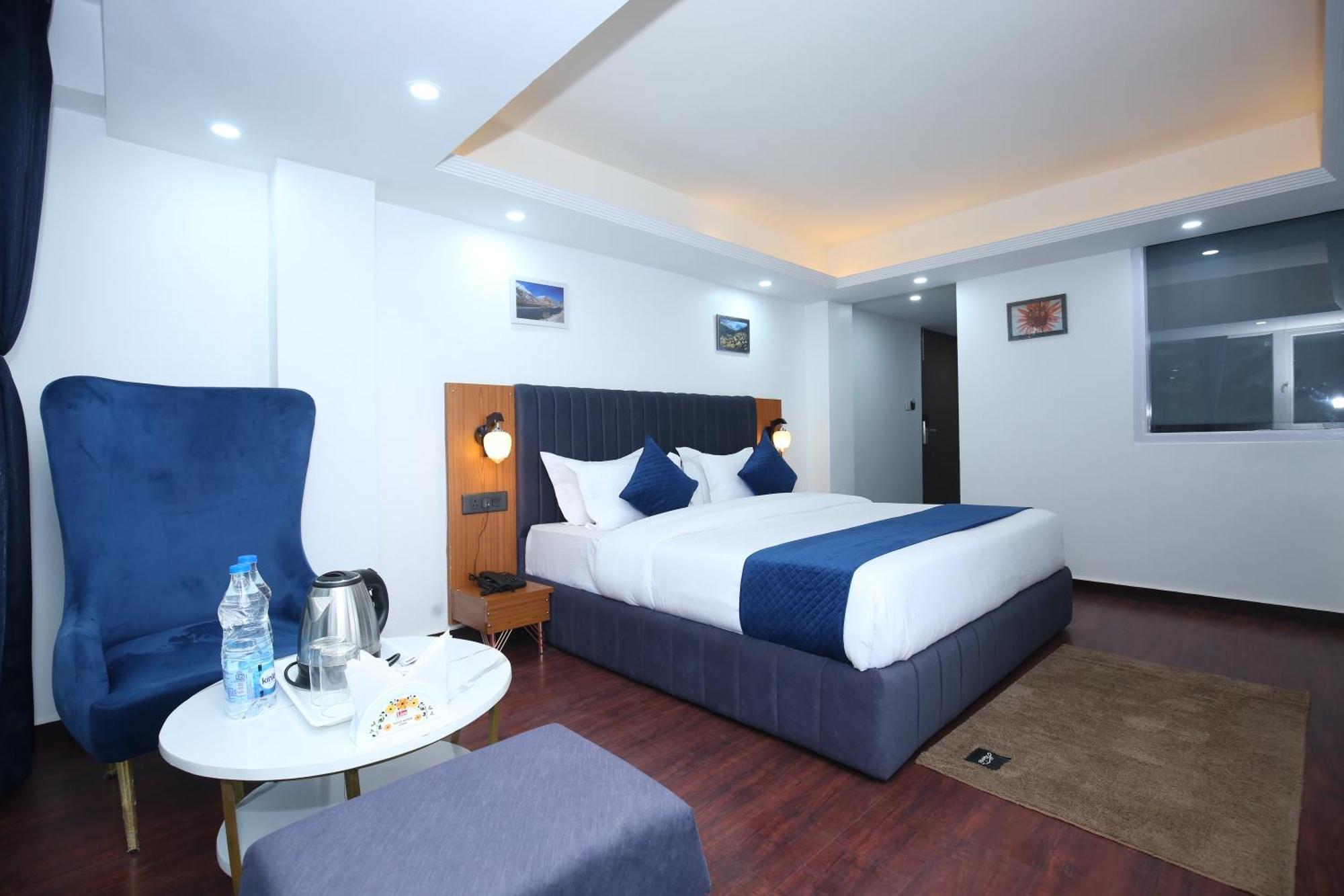 The White Mountain View Hotel