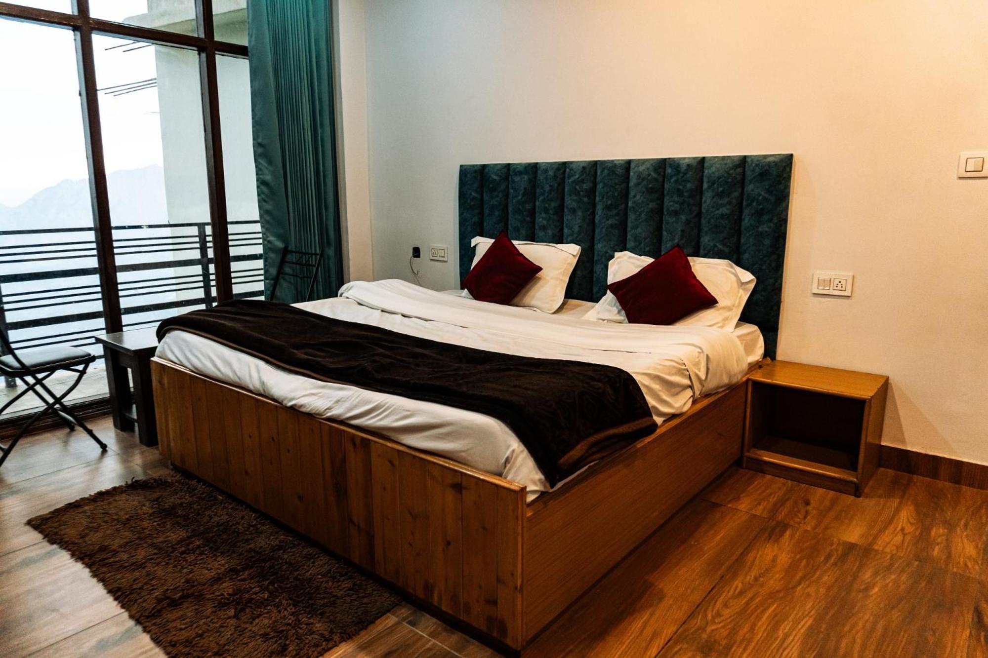 Hotel Aroma & U Kufri