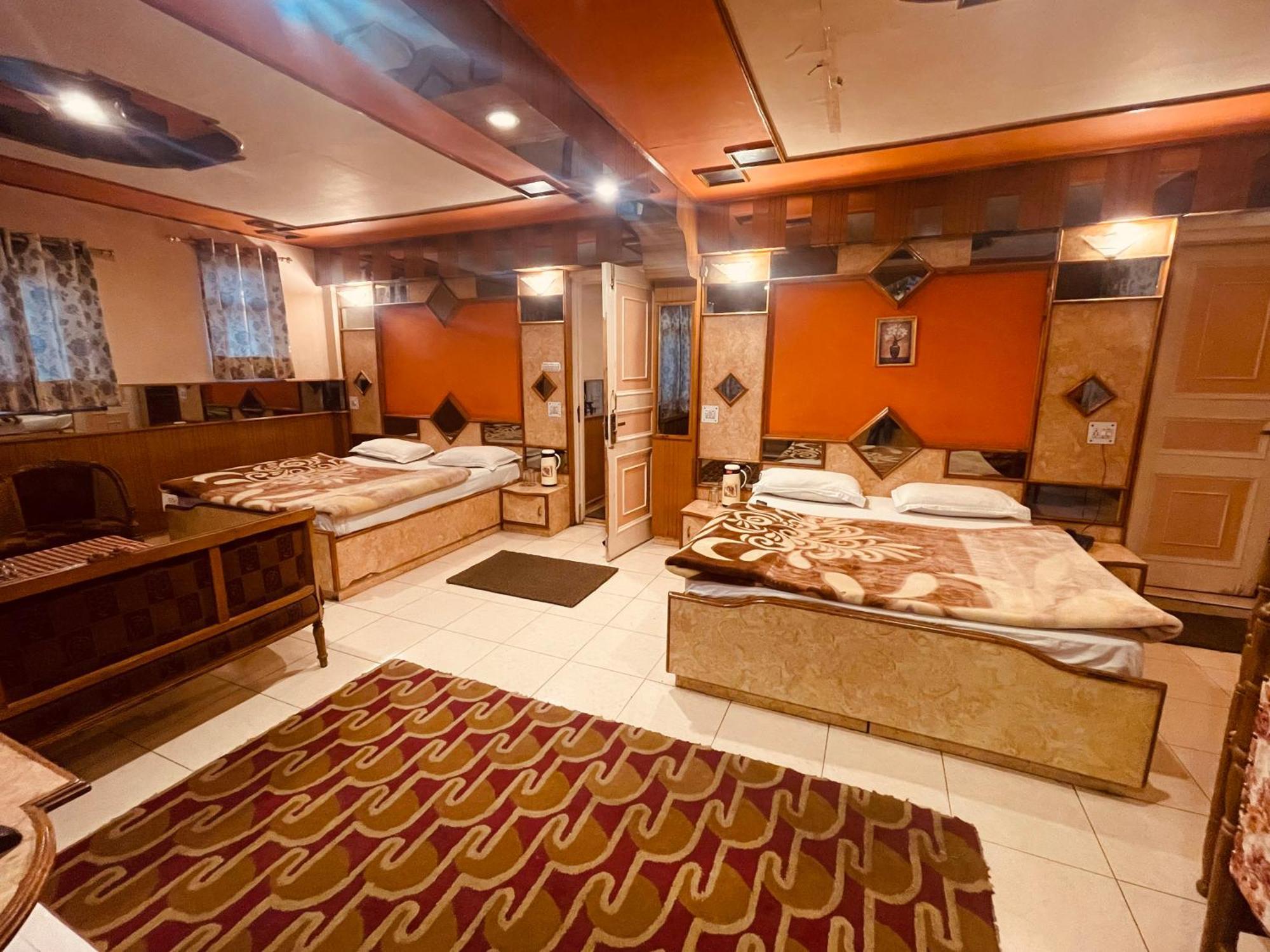 Hotel Hotel Kufri Holiday Inn 2*