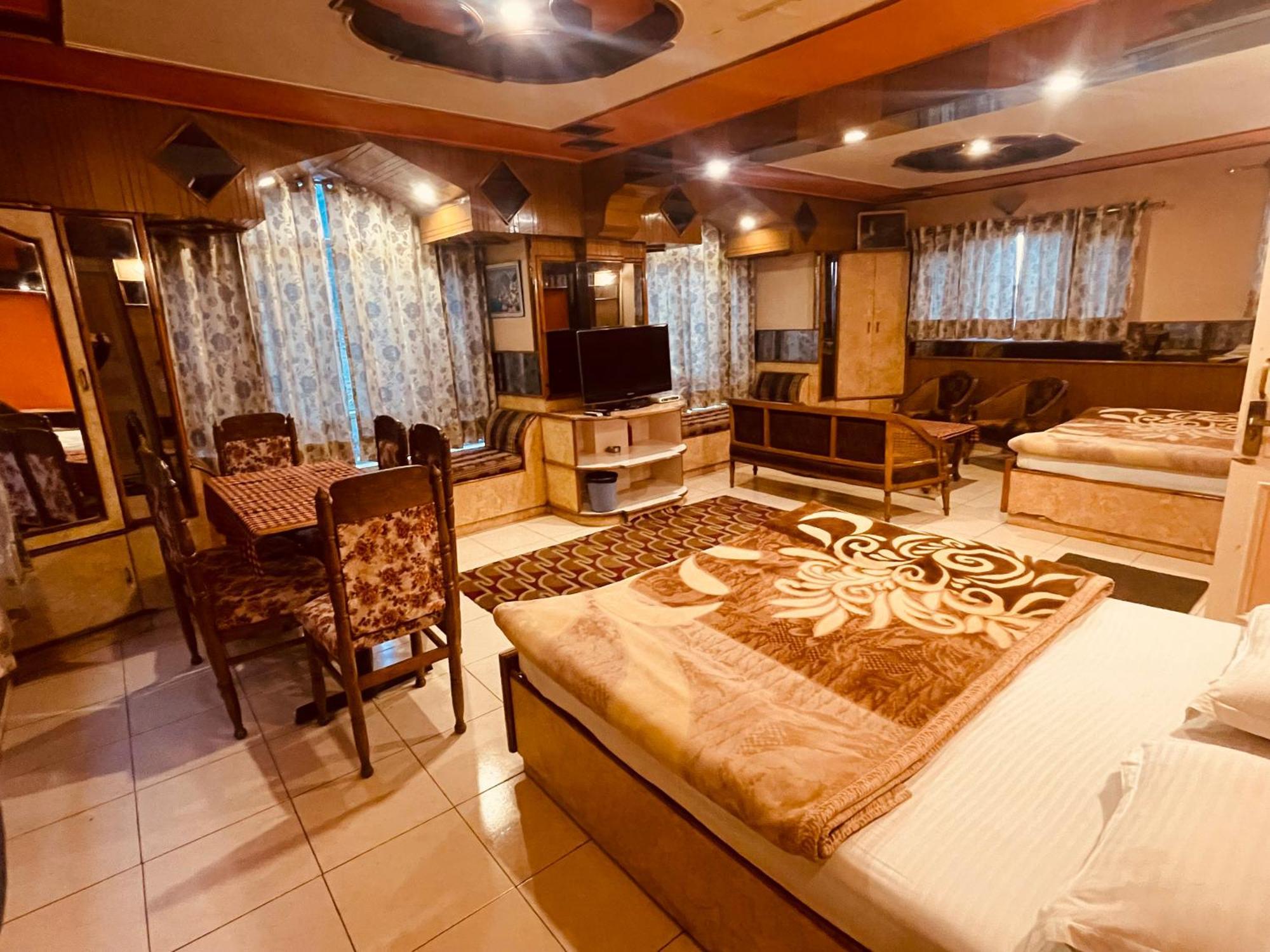 Hotel Kufri Holiday Inn