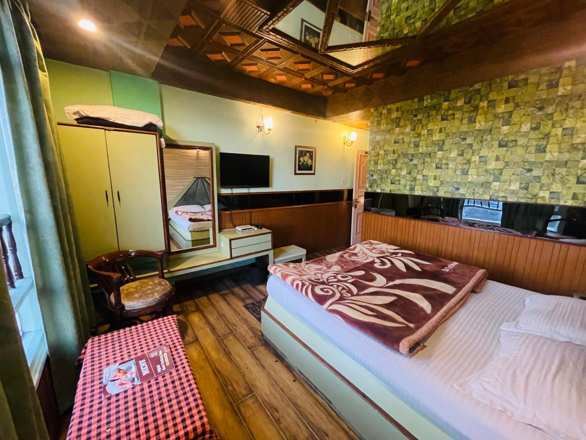 Hotel Kufri Holiday Inn Kufri