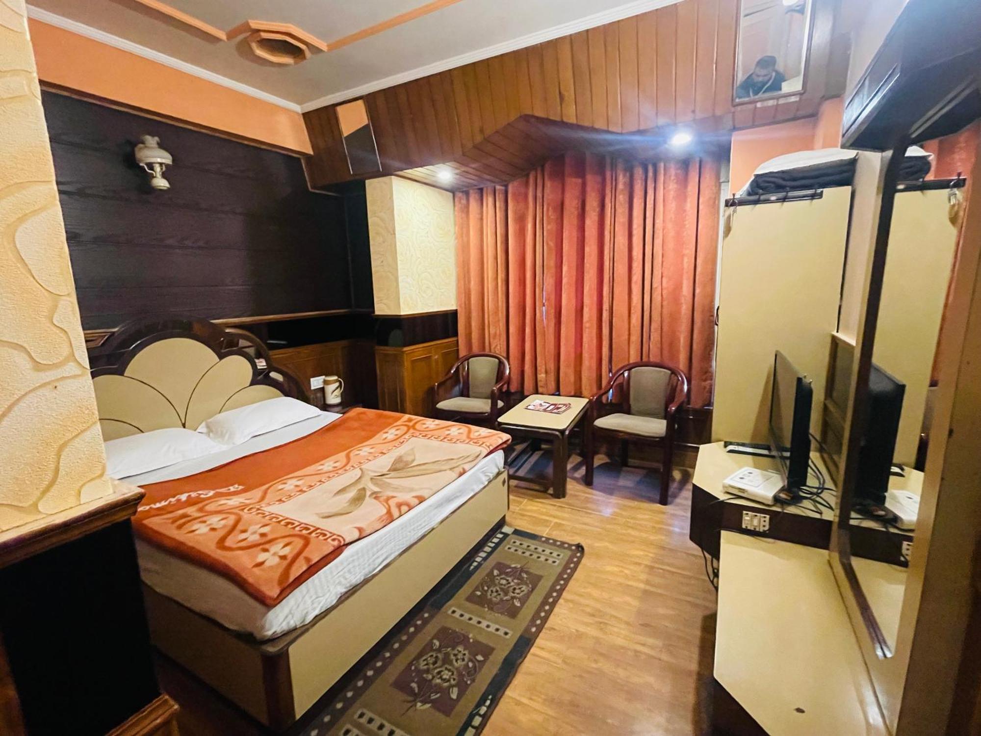 Hotel Kufri Holiday Inn Hotel Kufri