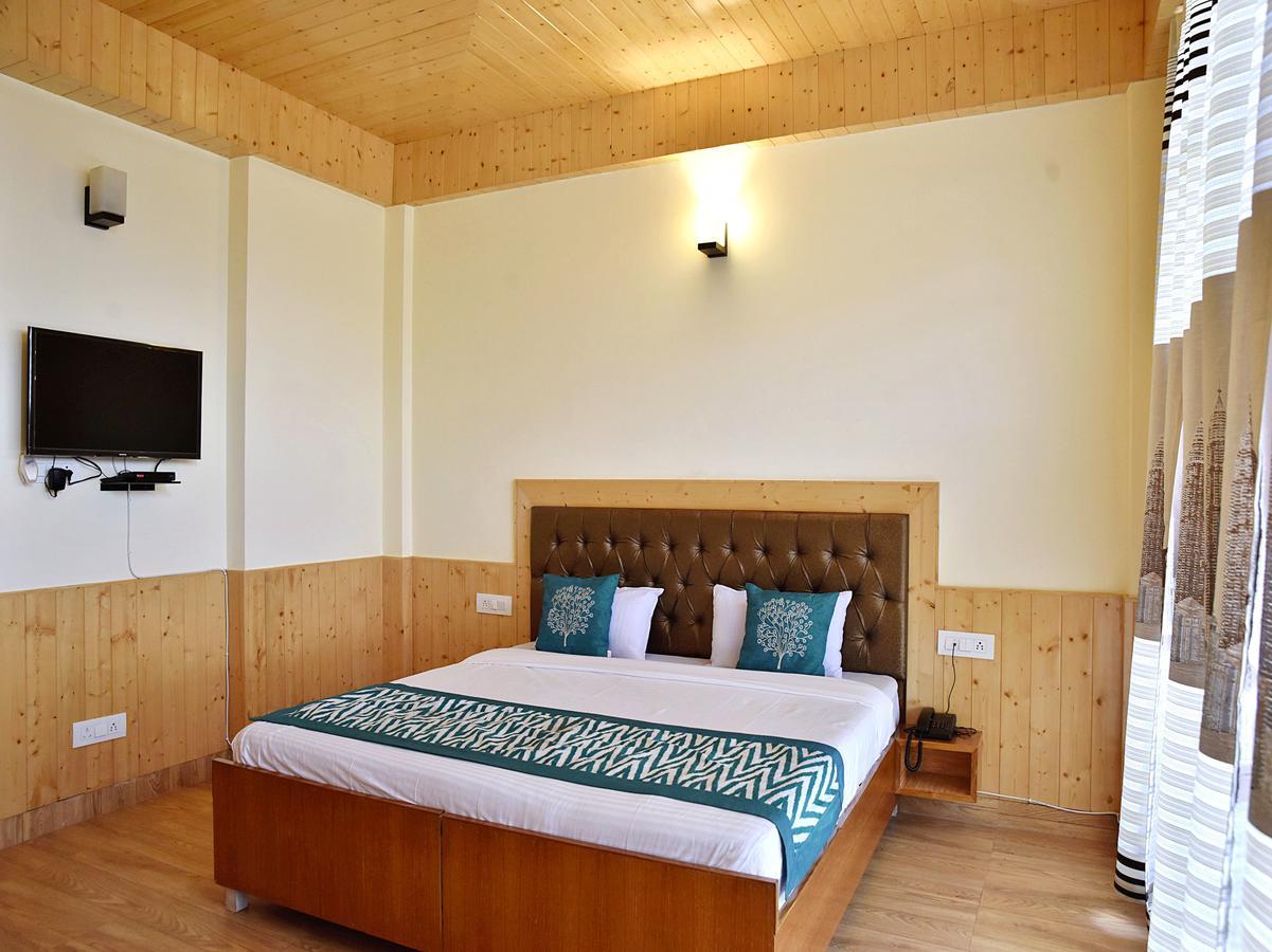 Oyo 10080 Ashray Hotel Kufri