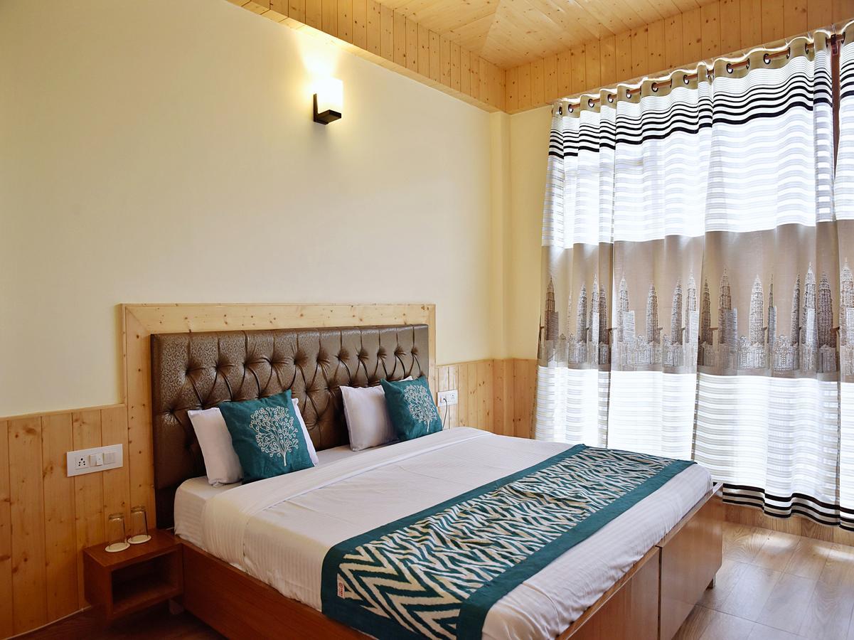 Oyo 10080 Ashray Hotel