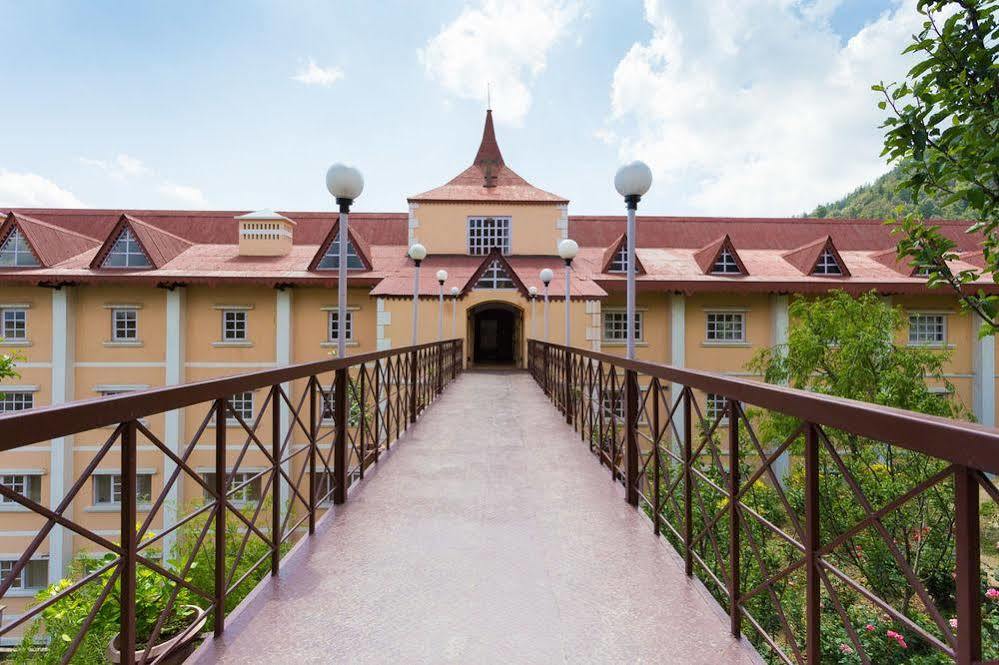 Resort Toshali Royal View ,s H I M L A 4*
